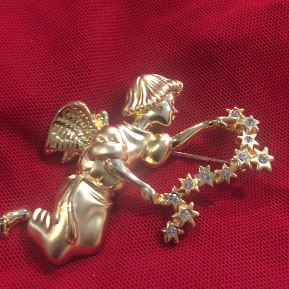 New Gold Plated Cupid Pin - Picture 2 of 3